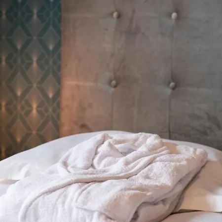 Belle Surprise Coeur De Ville, Cosy Avec Terrasse 칸느